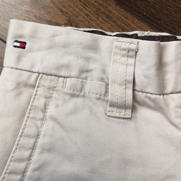Tommy Hilfiger shorts for boys size 5 - Picture 11 of 11